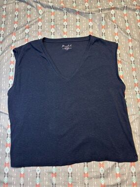 🍄Navy V-Neck Muscle Tee